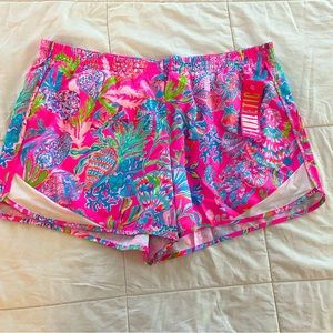 Lilly Pulitzer- Luxletic 4" Ocean Trail Short - Size Large